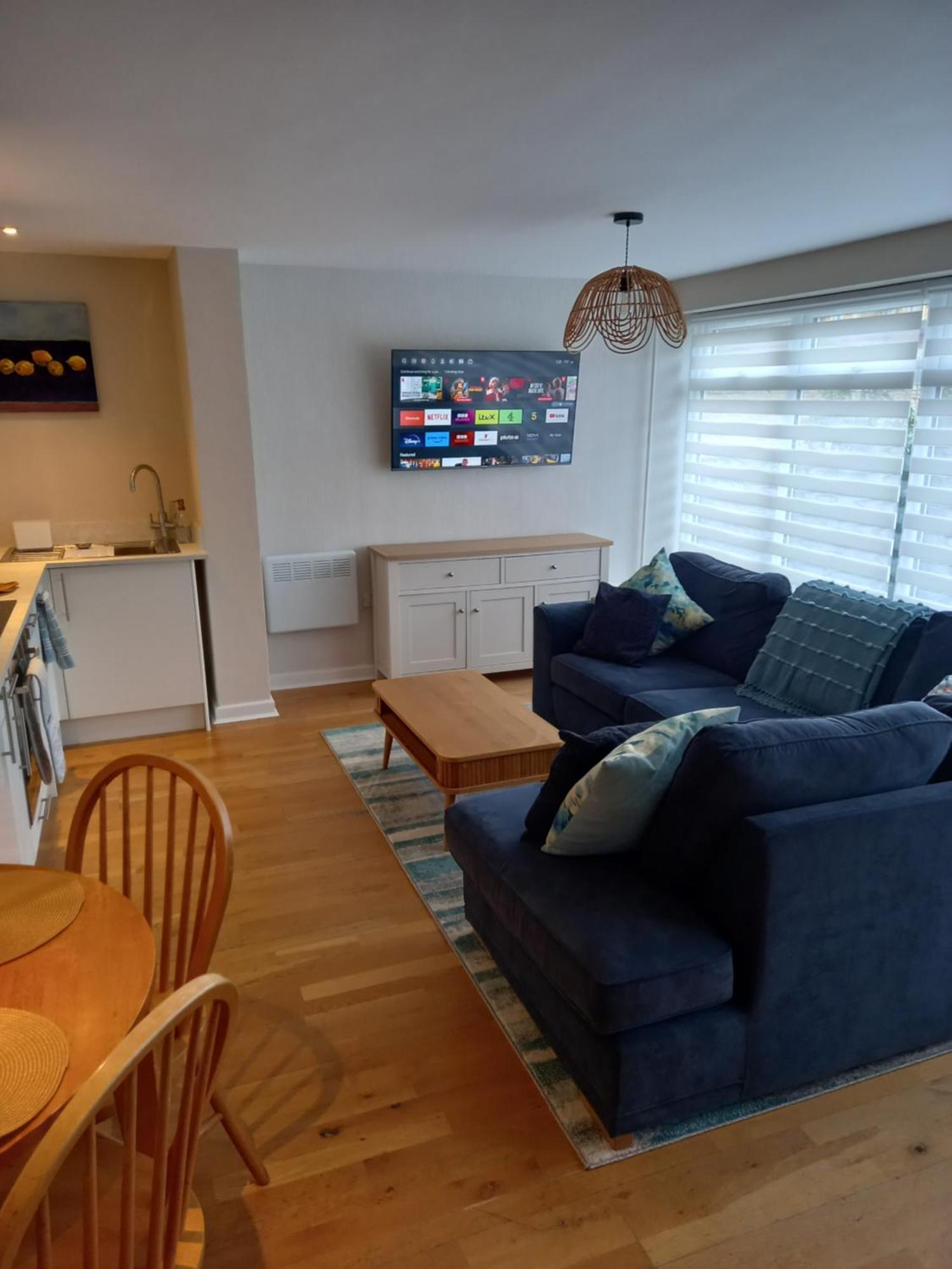 Laurel Apartment *
